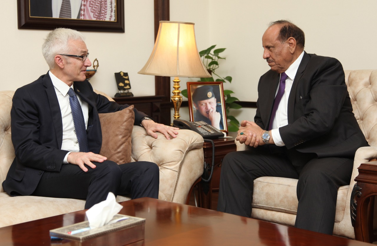 وزير الداخلية يلتقي الامين العام للانتربول