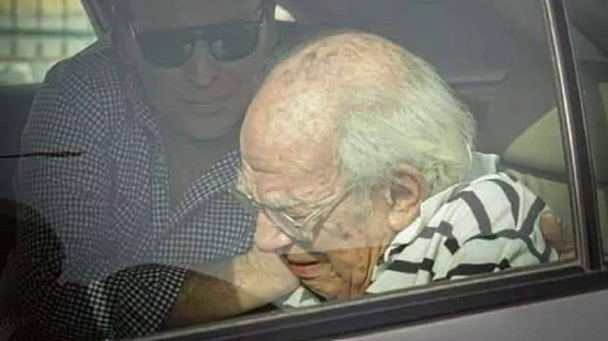 ممثل مصري شهير ينهار بعد وفاة