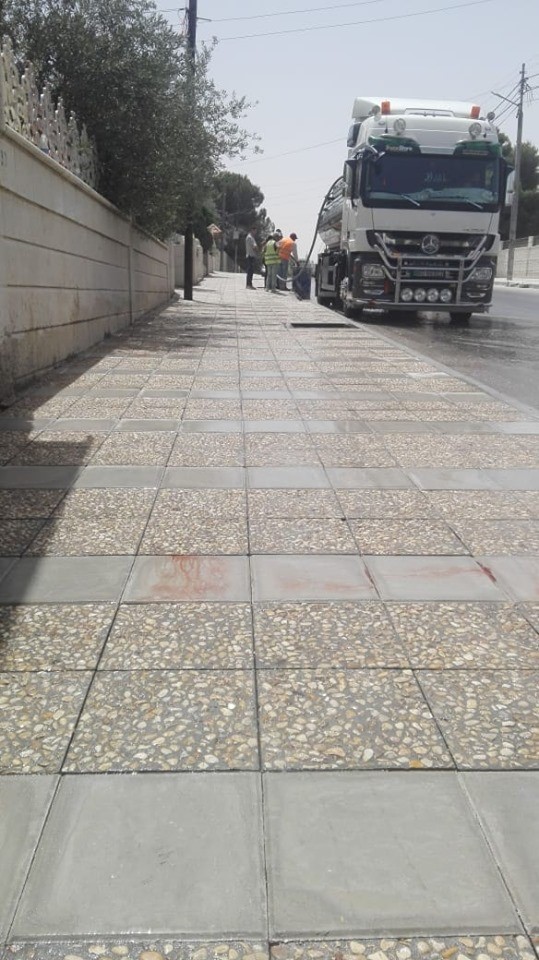 الأمانة تعمل على مشاريع أرصفة وجسور