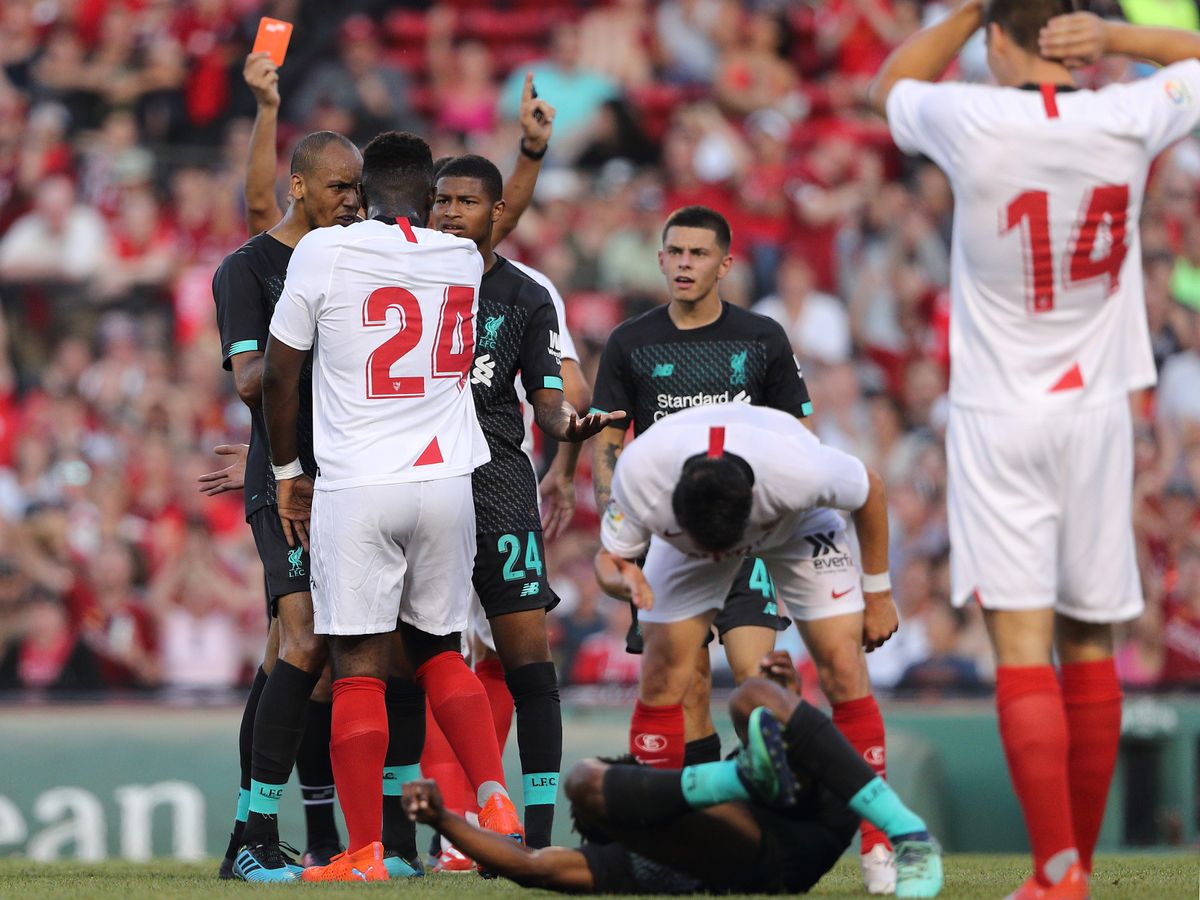 بالفيديو.. تدخل «وحشي» ضد لاعب ليفربول