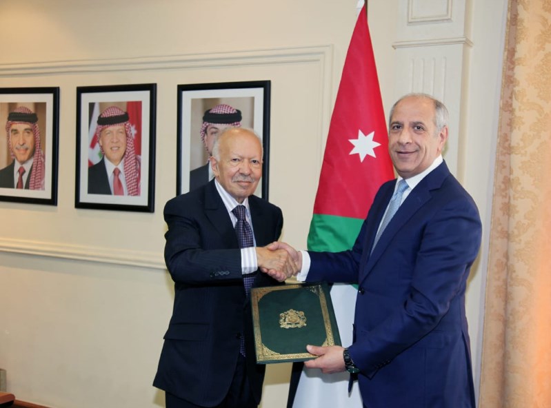 اللوزي يتسلم أوراق اعتماد السفير المغربي