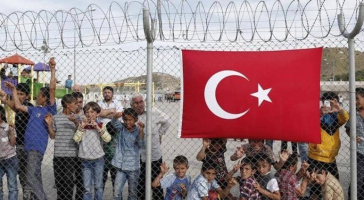 إسطنبول تواصل ترحيل السوريين