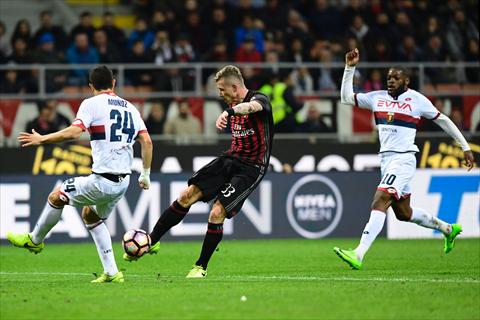 ميلان يعبر جنوى في الكالتشيو (صور)