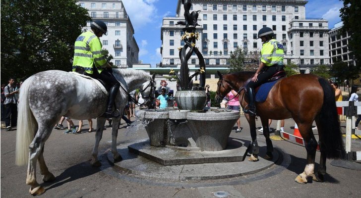البريطانيون على موعد مع ’أحر ليلة‘