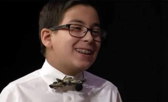 عمره 11 سنة ويدرس في الجامعة