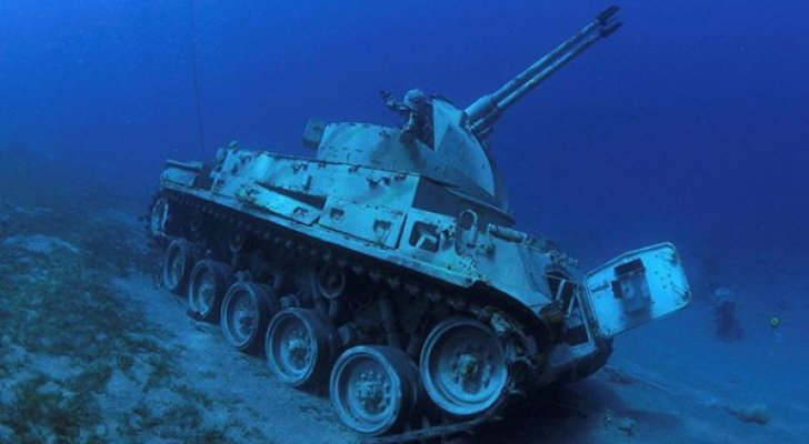 مدرعة للجيش العربي في متحف عسكري