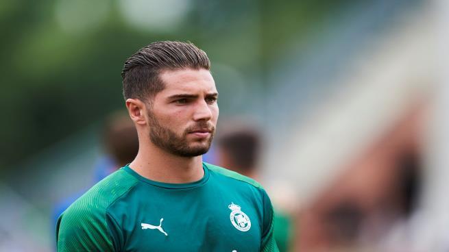 نجل زيدان يخالف والده ويقترب من