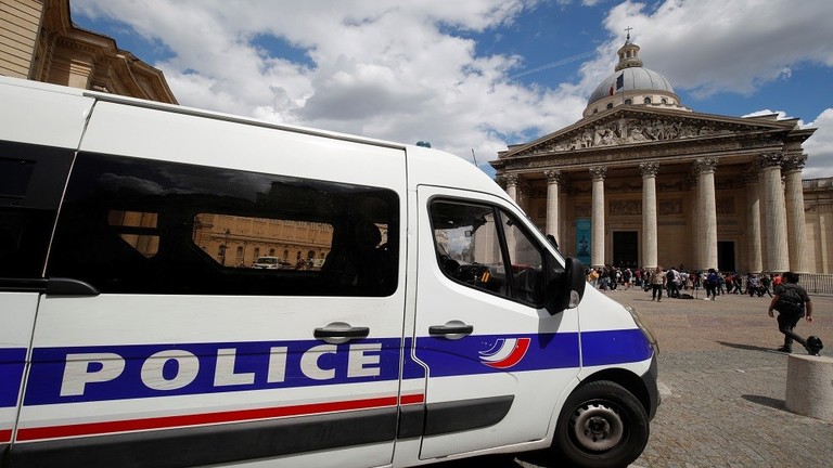 فرنسا.. انتحار 4 رجال شرطة في