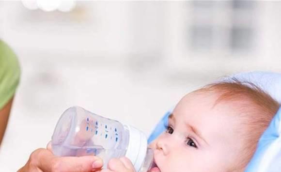 تحذير.. شرب الماء قد يقتل الرضّع