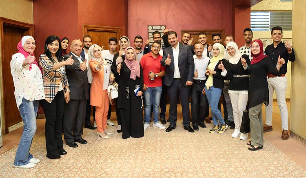 النابلسي يلتقي مجموعة من طلبه ال