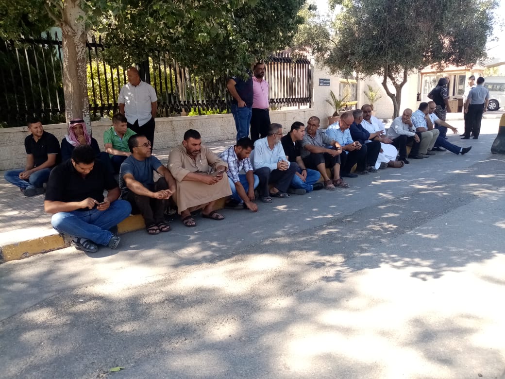 سائقو شاحنات الفوسفات يعتصمون أمام ’الداخلية‘