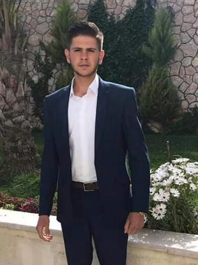 المهندس رزق البلاونه وزوجته يباركون للنسيب