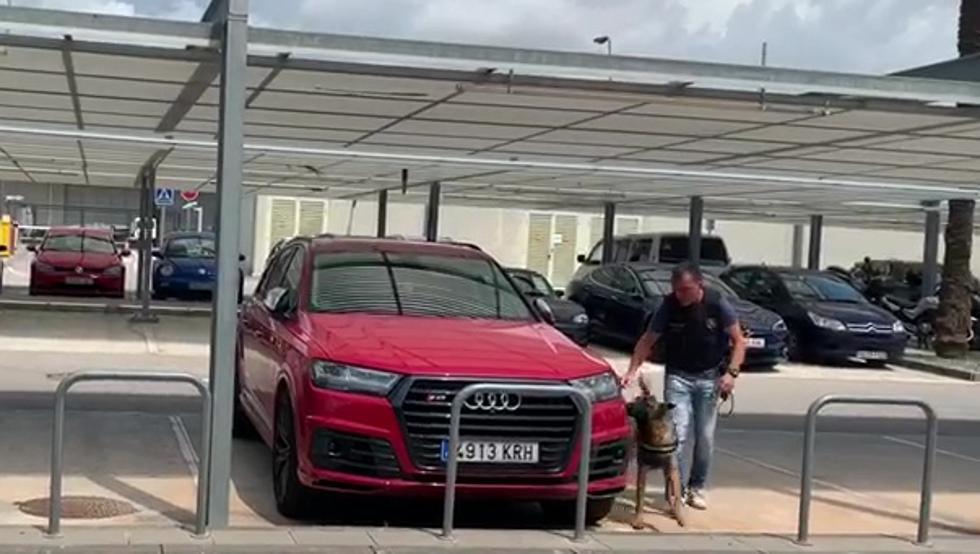 الاشتباه في وجود متفجرات في سيارتي