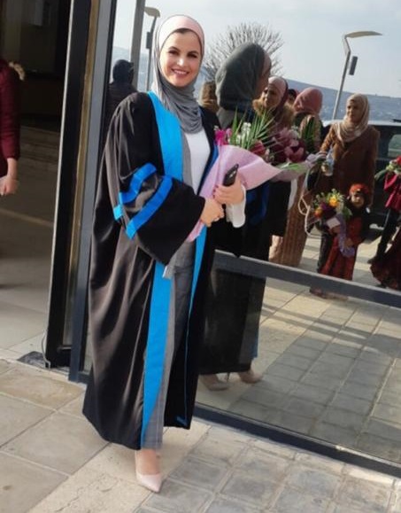 حنين القرعان.. مبروك الماجستير