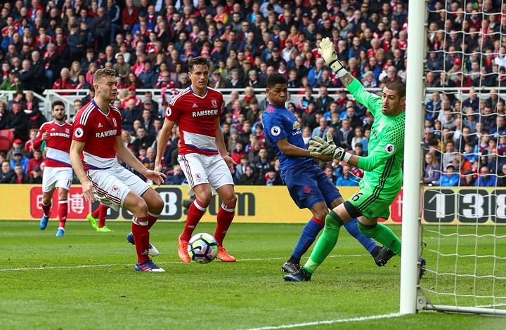 المانيو يسحق ميدلسبره بثلاثية ويرتقي للمركز