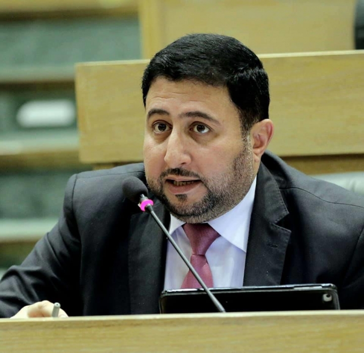 الرقب يدعو الحكومة لتحقيق مطالب الممرضين