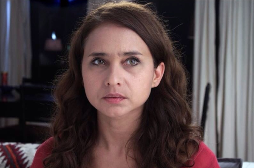 نيللي كريم تتعرض للسرقة في لندن..