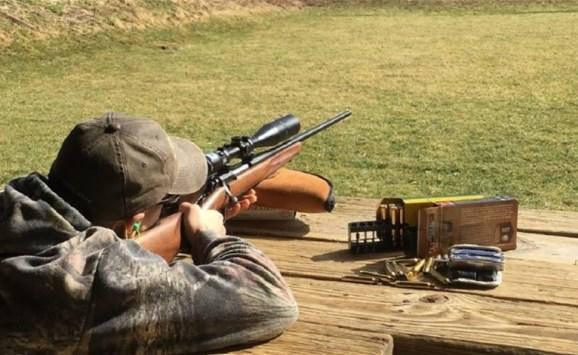 قتل زوجته بدلا من الثعبان