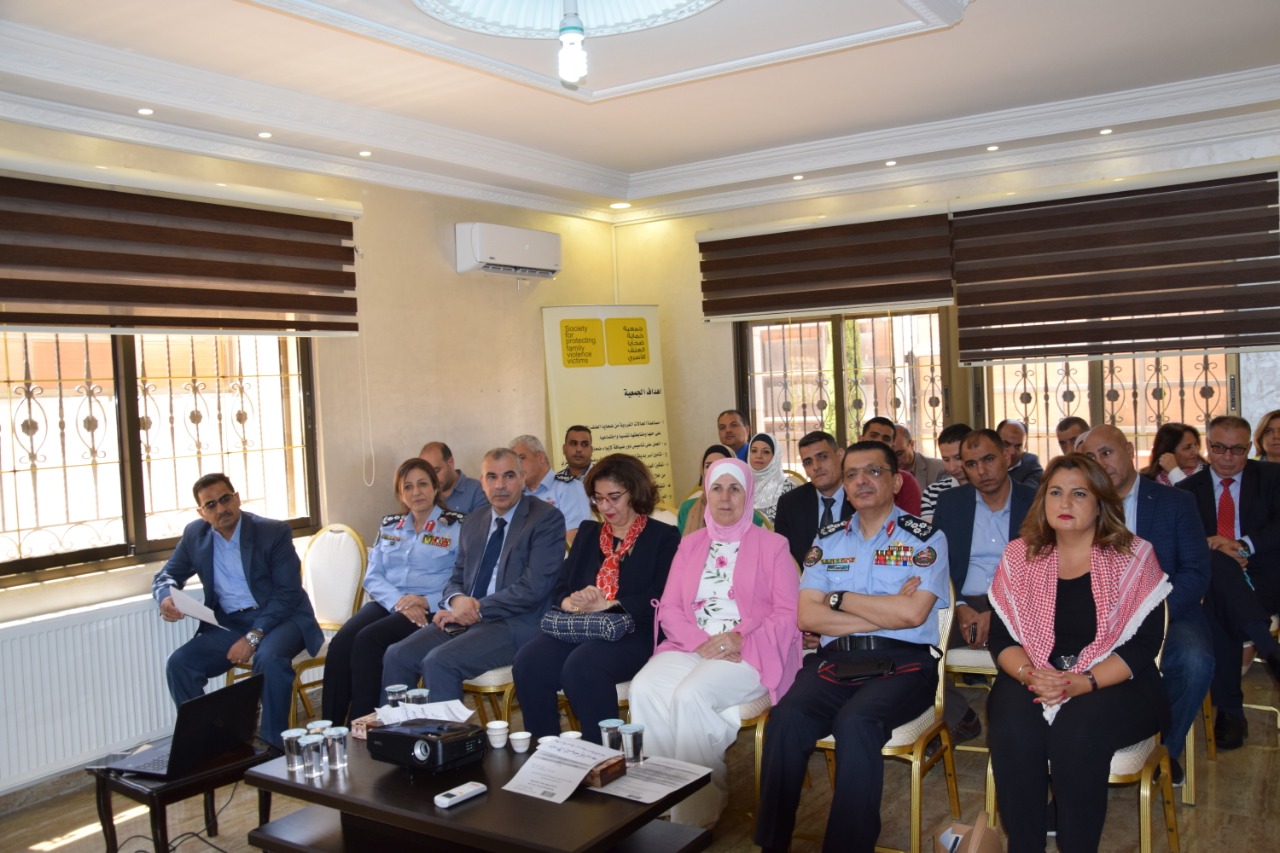 نساء «آمنة» وجمعية ضحايا العنف الاسري