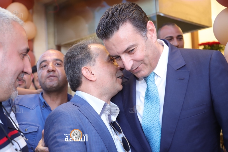 النائب احمد الصفدي يفتتح مطعم فلافل