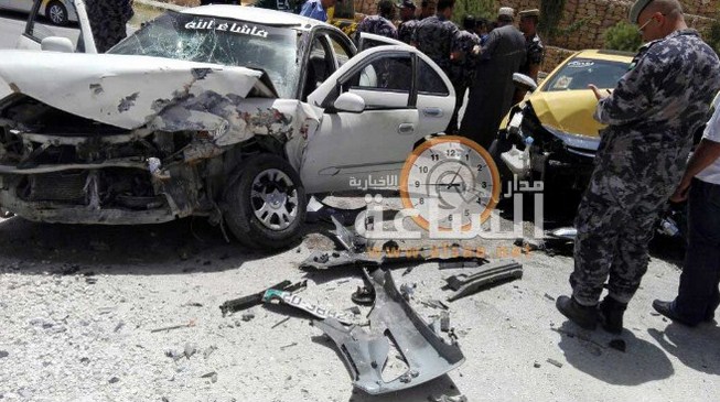 3 اصابات بتصادم مركبتين في المفرق