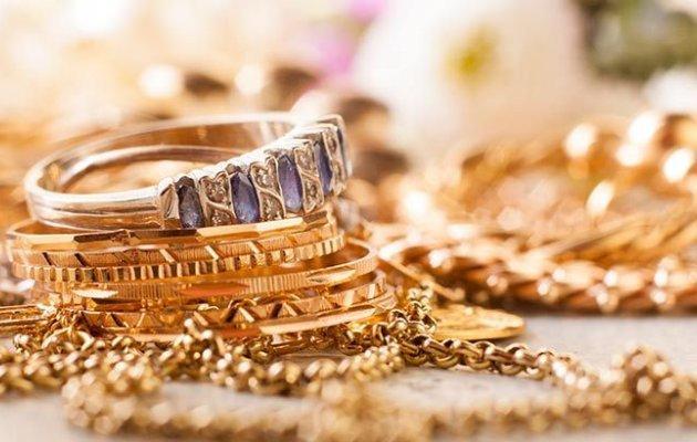 نهب متجر مجوهرات وسرقة بـ 1.6