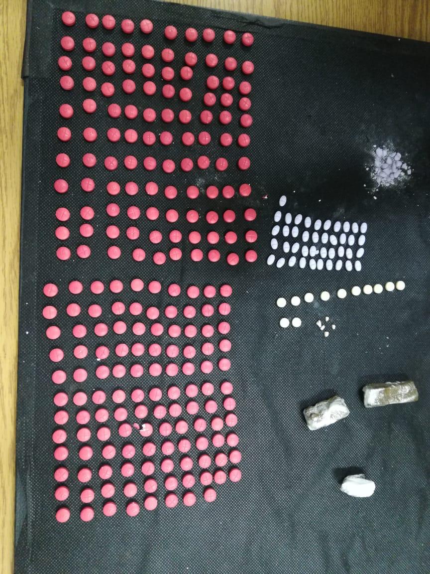 سجين يحاول ادخال مخدرات باخفائها داخل