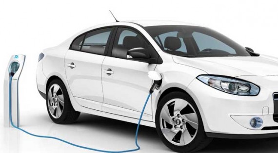 التخليص على 32 «سيارة كهرباء» في