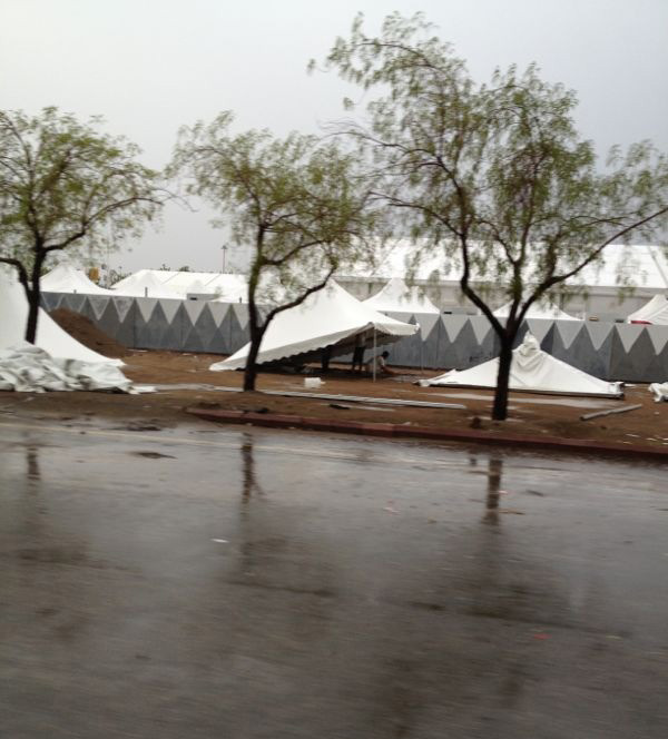 الامطار والرياح تقتلع خياما لحجاج أردنيين