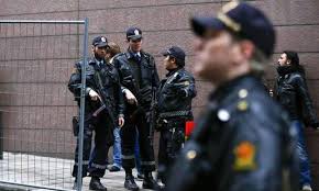 إصابة شخص واحد على الأقل في