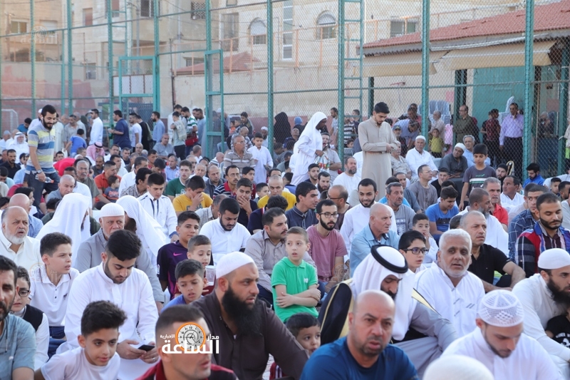 الأردنيون يؤدون صلاة عيد الأضحى (صور)