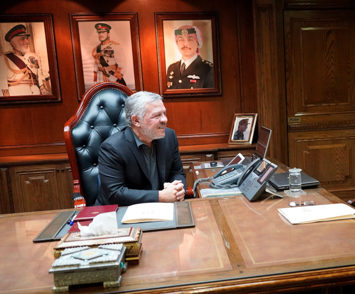 الملك يهنئ الأسرة الأردنية الواحدة بمناسبة