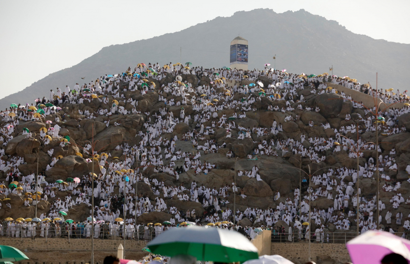 صورة لأصغر طفل حاج في عرفات..