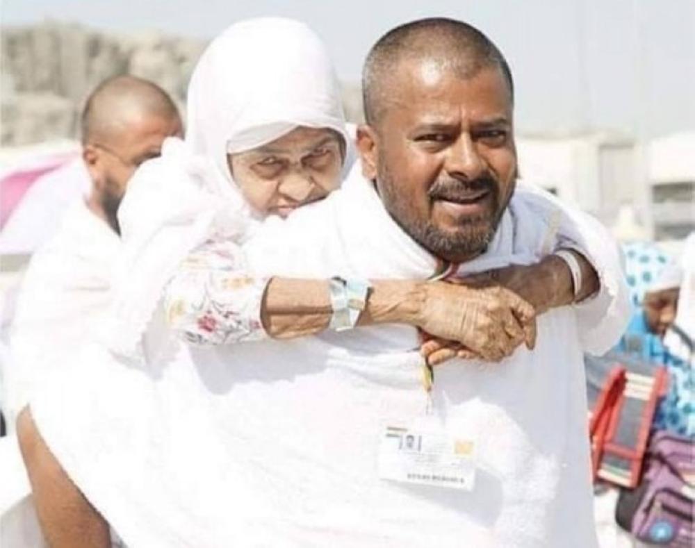 جمع راتبه لسنوات ليدفع تكاليف الحج