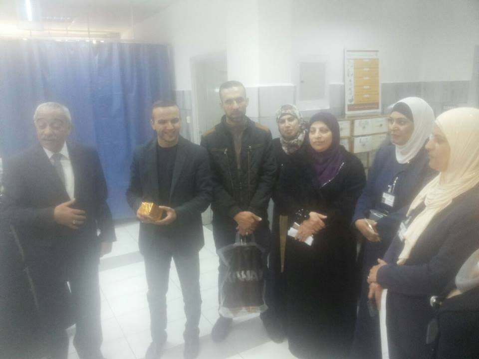 مبادرة ’المتفائلون‘ تكرم الأمهات اللواتي يرقدن