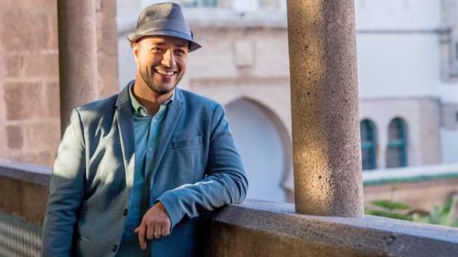 هكذا هنأ المشاهير العرب والمسلمين بعيد