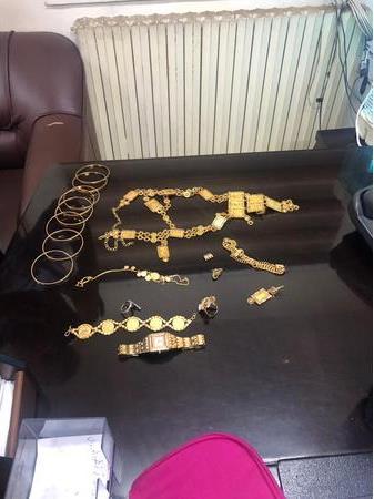 سائق تكسي يعثر على «مصوغات ذهبية»