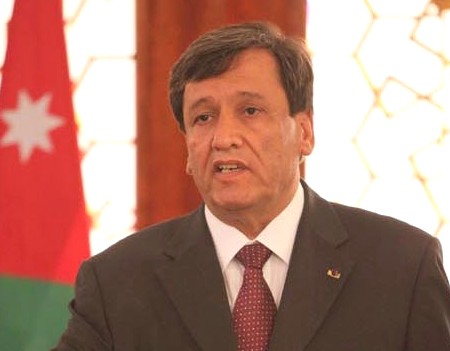 عزايزه يتفقد دار الضيافة للمسنين ونزلائها