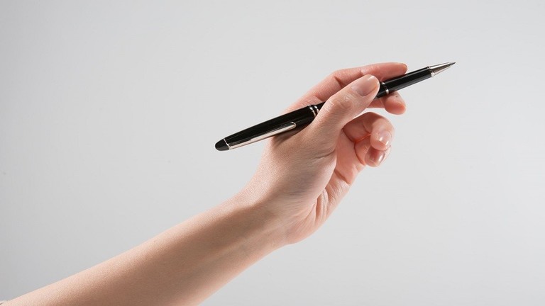 بمناسبة اليوم العالمي للعسر.. حقائق مذهلة