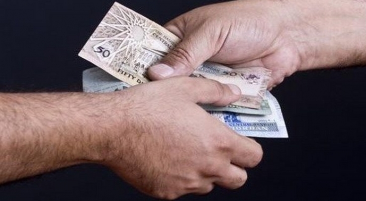 حبس موظف بلدية 5 أعوام بتهمة