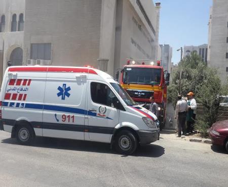 الدفاع المدني يخمد حريق مستودع في