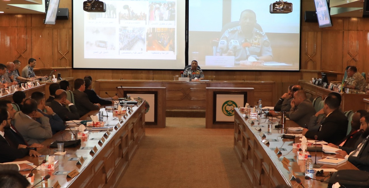 الحواتمة يحاضر في كلية الدفاع الوطني