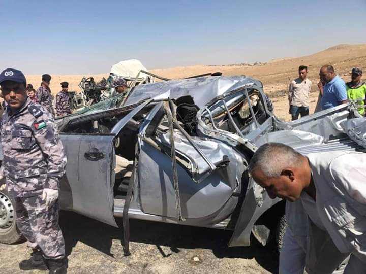 وفاة وإصابة بتصادم على الاوتستراد (صور)