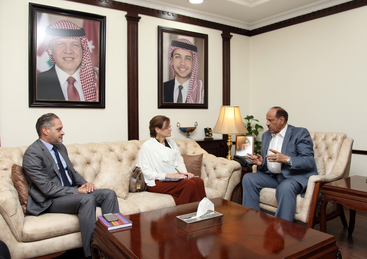 حماد يلتقي ممثل مفوضية الامم المتحدة