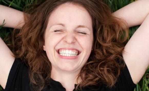 امرأة بريطانية تموت من الضحك