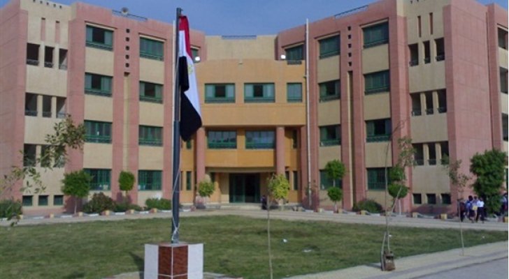 ’نصاب‘ يتسبب بهدم 3 مدارس في