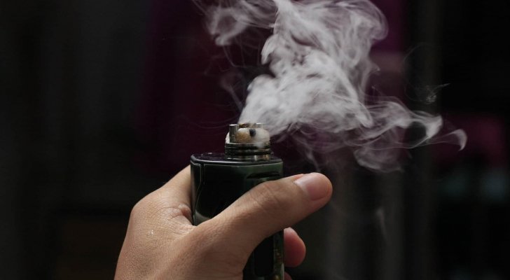 خطر السجائر الإلكترونية مستمر.. أميركا تعلن