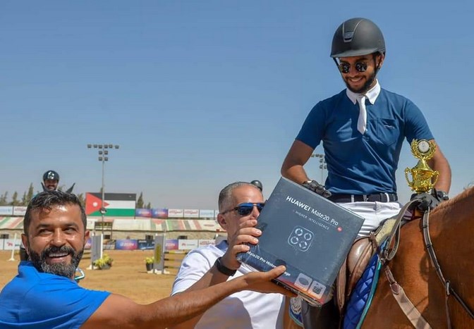 تتويج الفائزين في بطولة مركز العريان