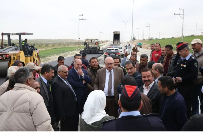 هلسه يتفقد اعمال تنفيذ طريق المفرق