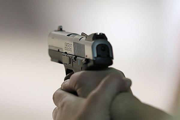 ضبط مطلق النار على حافلة سلطة